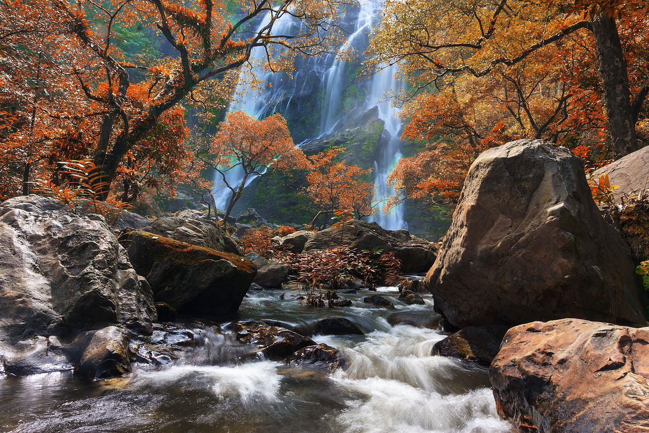 1280px-klonglan_waterfall_03.jpg